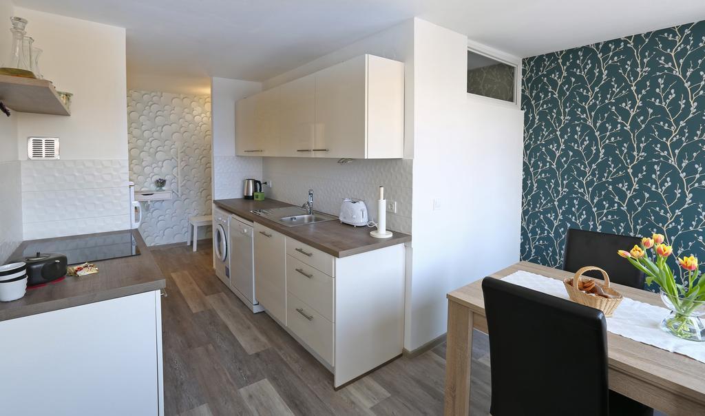 Castleview Apartment Любляна Екстериор снимка